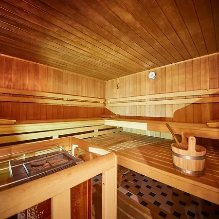 Astrid - In - Out 4*