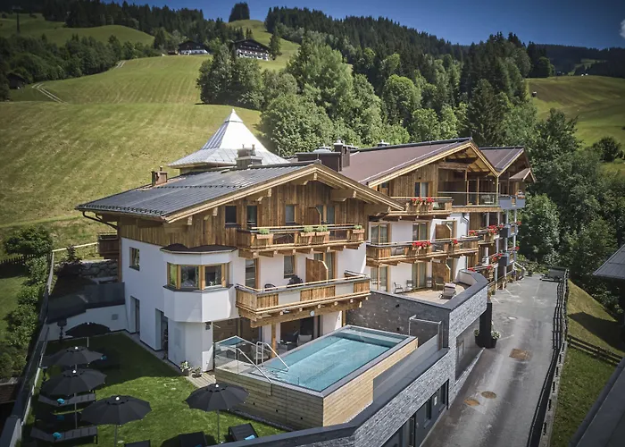 Astrid Inklusive Jokercard & Pool ホテル ザールバッハ・ヒンターグレム