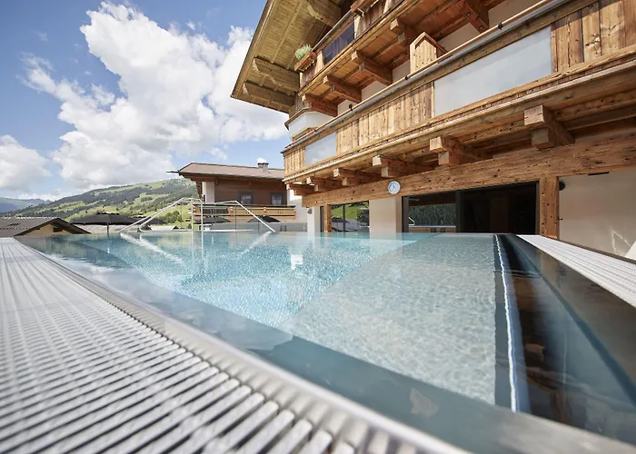 Astrid Inklusive Jokercard & Pool ホテル