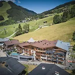 Astrid Inklusive Jokercard & Pool 4* Saalbach Hinterglemm