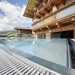 Astrid Inklusive Jokercard & Pool Otel
