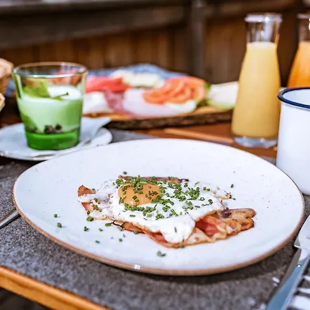 Hotel Astrid - In - Out Saalbach-Hinterglemm