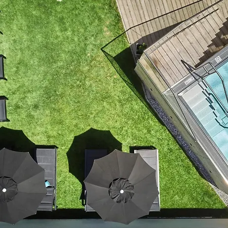 Astrid - In - Out ザールバッハ・ヒンターグレム