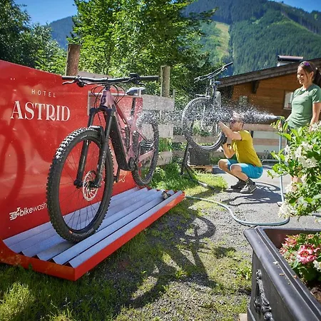 Hotel Astrid - In - Out 4*