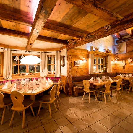 Astrid - In - Out Hotel Saalbach-Hinterglemm