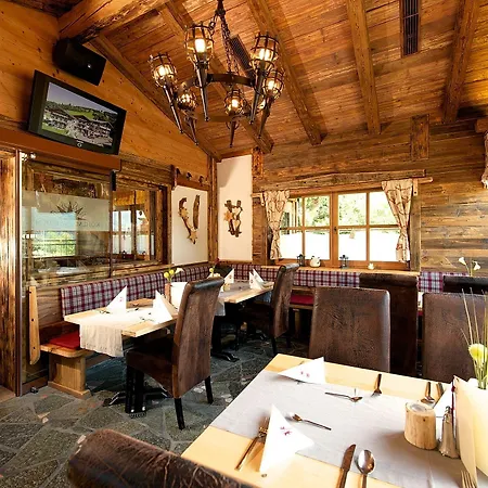 Astrid - In - Out Hotel