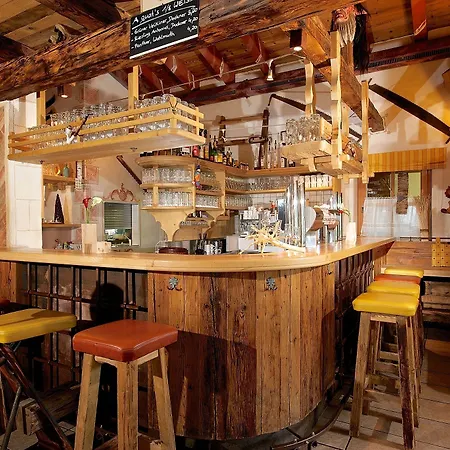 Astrid - In - Out Hotel