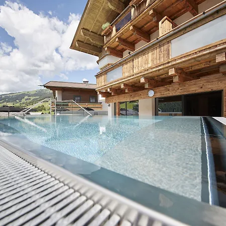 Astrid - In - Out Hotel