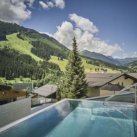 Astrid Mit Panoramapool & Inklusive Jokercard Saalbach-Hinterglemm