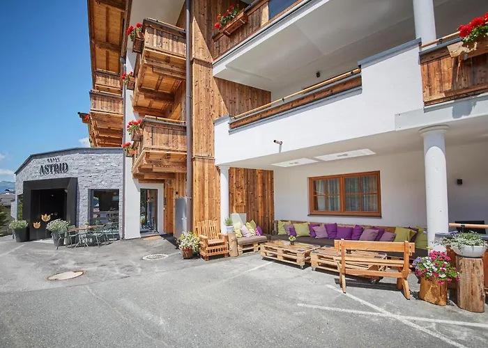 Hotel Astrid Inklusive Jokercard & Pool Saalbach-Hinterglemm