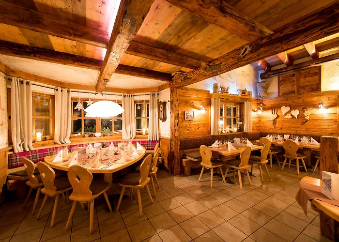 Hotel Astrid Inklusive Jokercard & Pool Hotel Saalbach-Hinterglemm