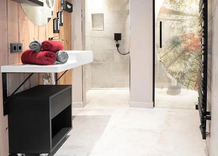 מלון Hotel Astrid Inklusive Jokercard & Pool 4*